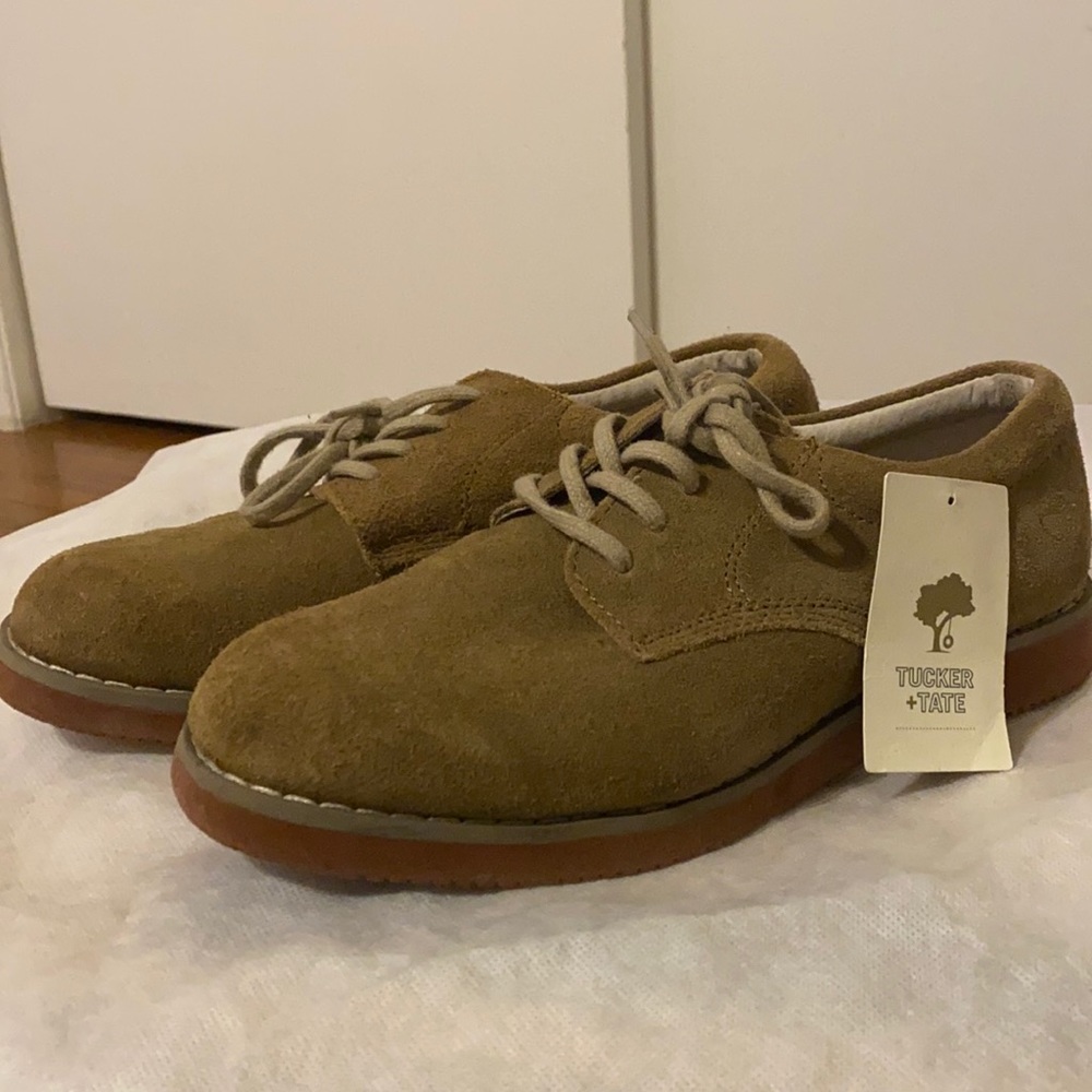 Tucker & Tate boys dress shoes tan sz 3.5 leather